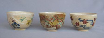 左より 川﨑孝夫　風間和子　関口信子 　「色絵茶碗」 口径12.5×高7.0cm