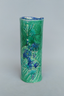 武田芳子「軟彩花文筒花入」径6.5×6.5 高18.0cm